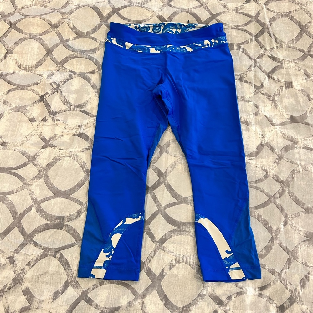 Blue Lululemon capris Sz 8 GUC